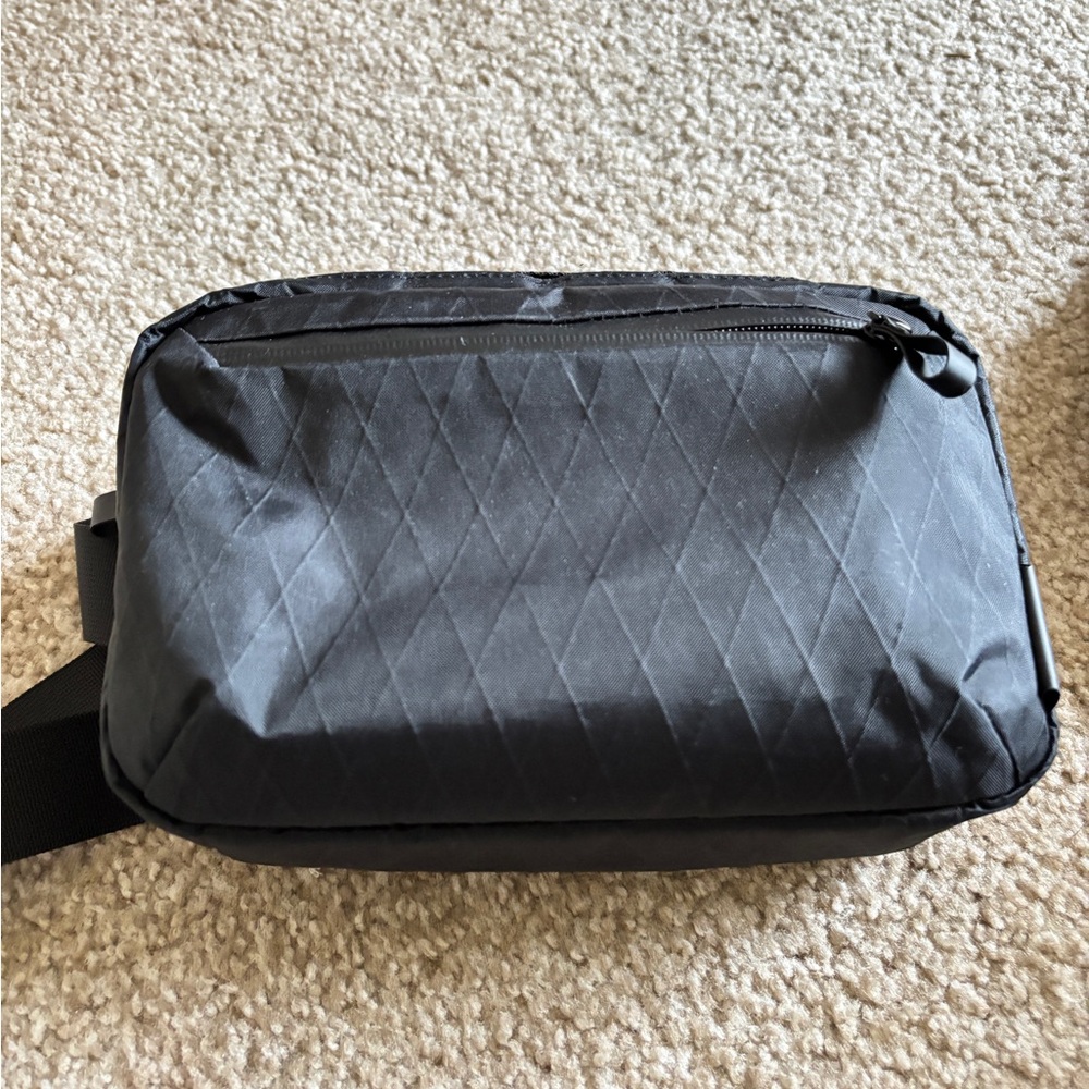 Alpaka Element Tech Case Black X-Pac VX21 crossbody sling bag
